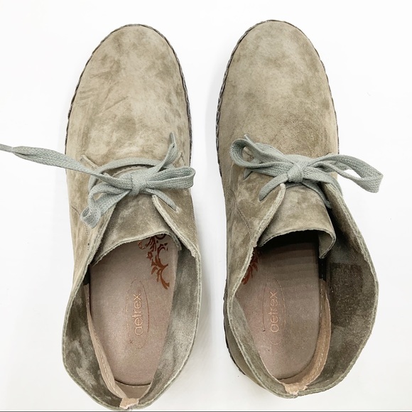 {Aetrex} Addison Suede Lace-Up Sneaker Booties - Picture 9 of 16